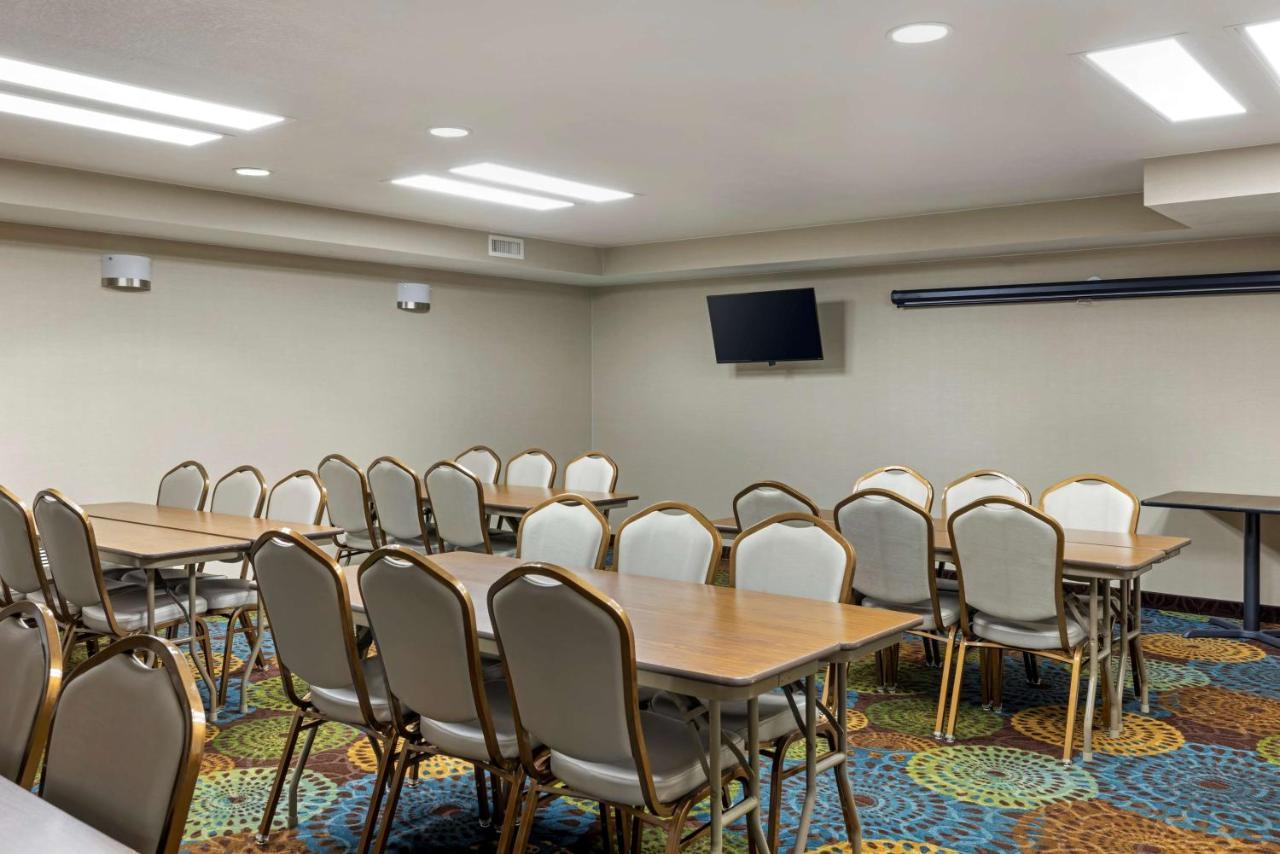 Best Western Watertown Inn & Suites Kültér fotó