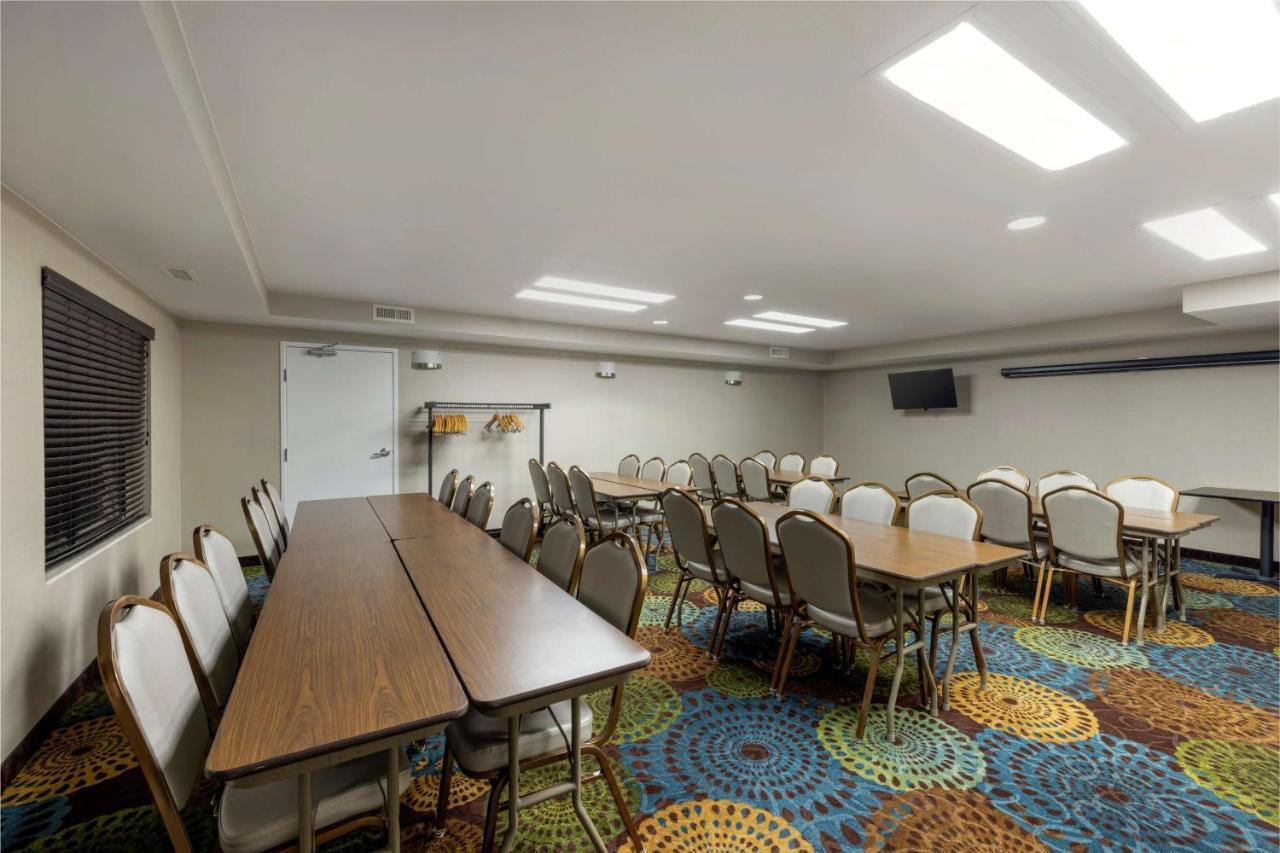 Best Western Watertown Inn & Suites Kültér fotó
